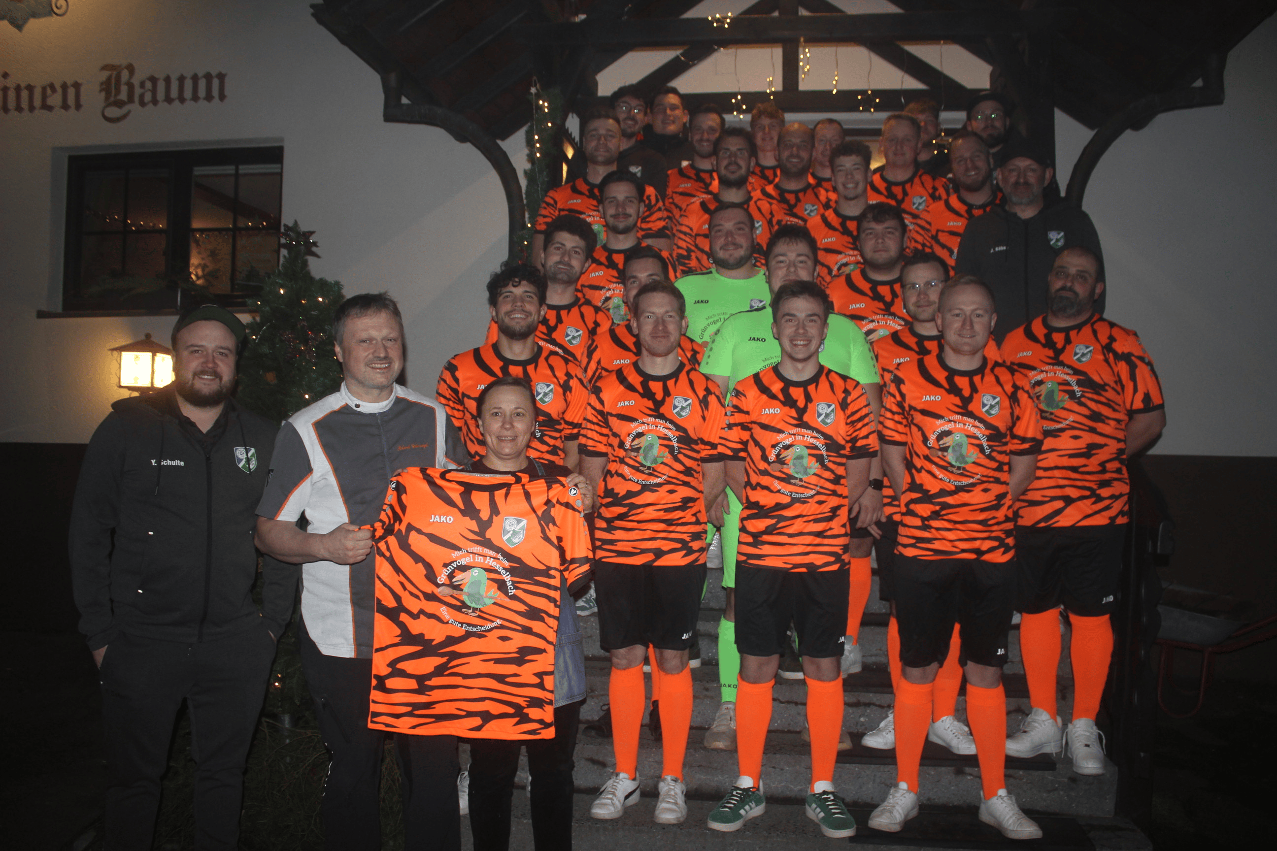 Grüner Baum Hesselbach spendet Trikot